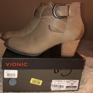 Vionic Rory Booties Taupe Like New
